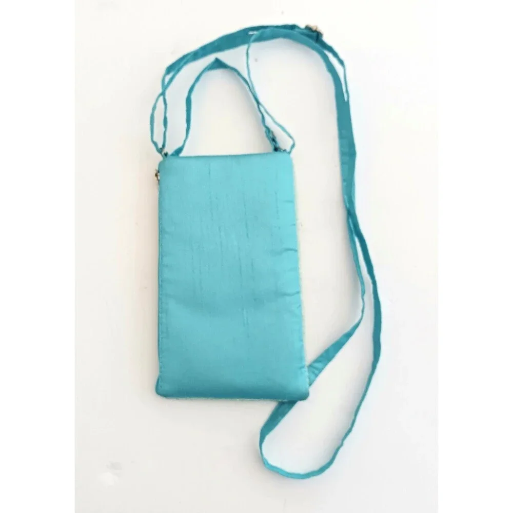 NEW Bamboo Trading Co Beaded Sea Turtle Club Bag Crossbody Cell Phone 8X5 - Picture 3 of 7